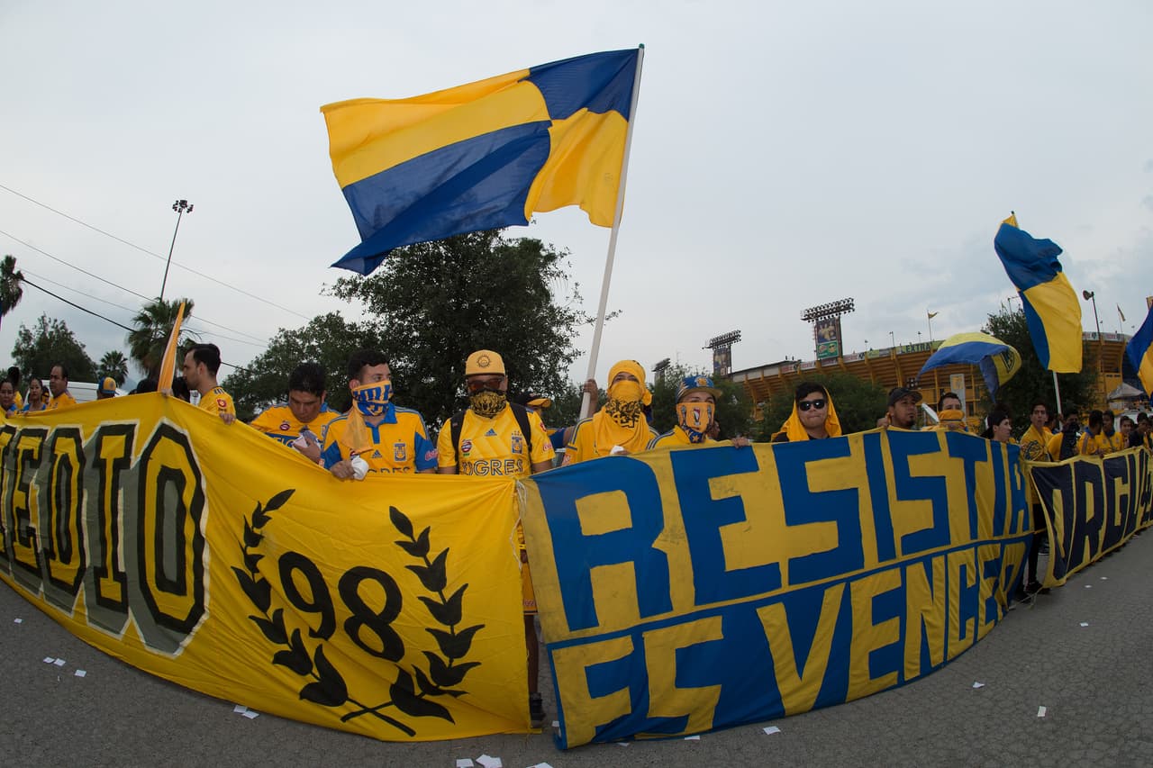 ¡Vaya manera de apoyar! Con este cálido recibimiento de sus aficionados, Tigres deba salir como una fiera para la Ida de la Final de la Liga Campeones de la Concacaf. Echen un vistazo al respaldo.