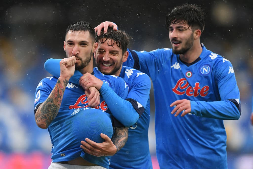 La Fiorentina cae como visitante ante el Napoli de Gattuso 6-0. Los goles corrieron a cargo de Diego Demme, Piotr Zielinski, Matteo Politano, doblete de Lorenzo Insigne y el mexicano Hirving Lozano anotó el tercer tanto del encuentro, durante la Jornada 18 de la Serie A.