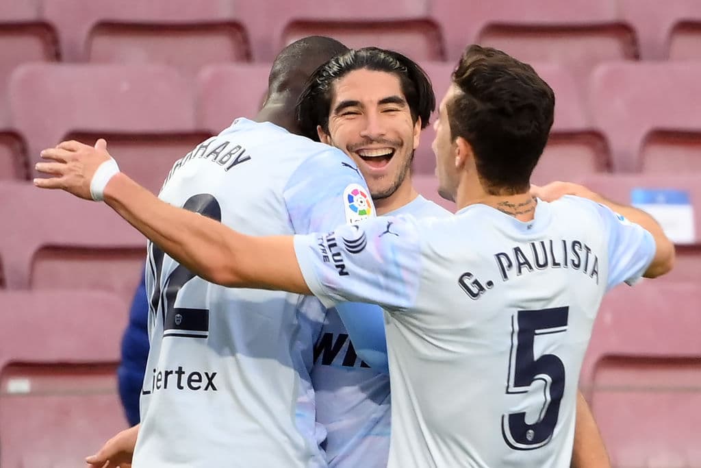 Diakhaby (29’) adelantó a los visitantes y Lionel Messi (45´4’) emparejó los cartones. Ronald Araújo (52’) daba vuelta al marcador, pero apareció Maxi Gómez (69’) para sellar el empate definitivo. Barcelona cierra la jornada con 21 unidades y con 8 puntos de diferencia con el líder de la competición.