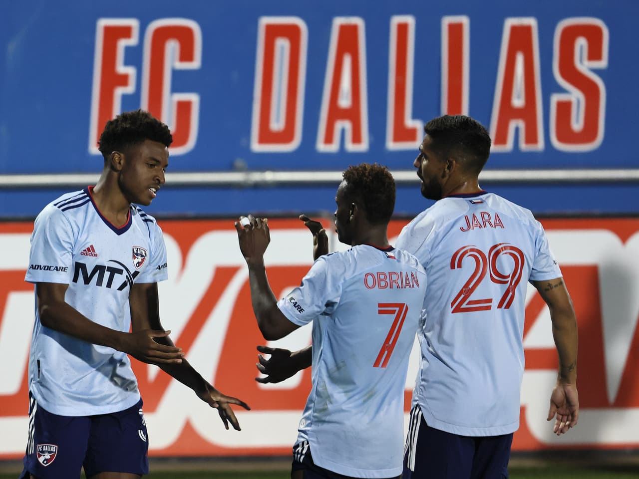 Es un FC Dallas con varias caras nuevas, y que aún está en proceso de ajuste.
<br>