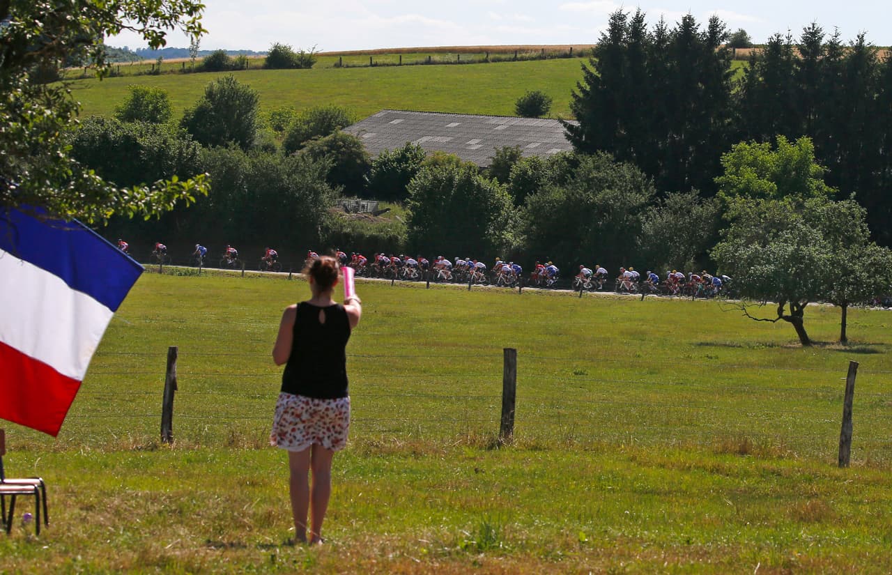 Franceses en todas las esquinas del país quieren tener un recuerdo de esta gran competencia.