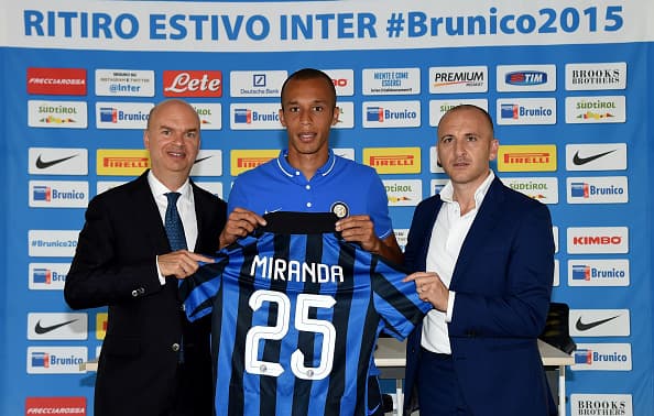 El defensa brasileño Joao Miranda jugará en el Inter de Milán la próxima temporada de la Serie A tras su exitoso paso de cuatro años con el Atlético de Madrid de Simeone con el que ganó Liga, Copa del Rey, Europa League y disputó una final de Champions.