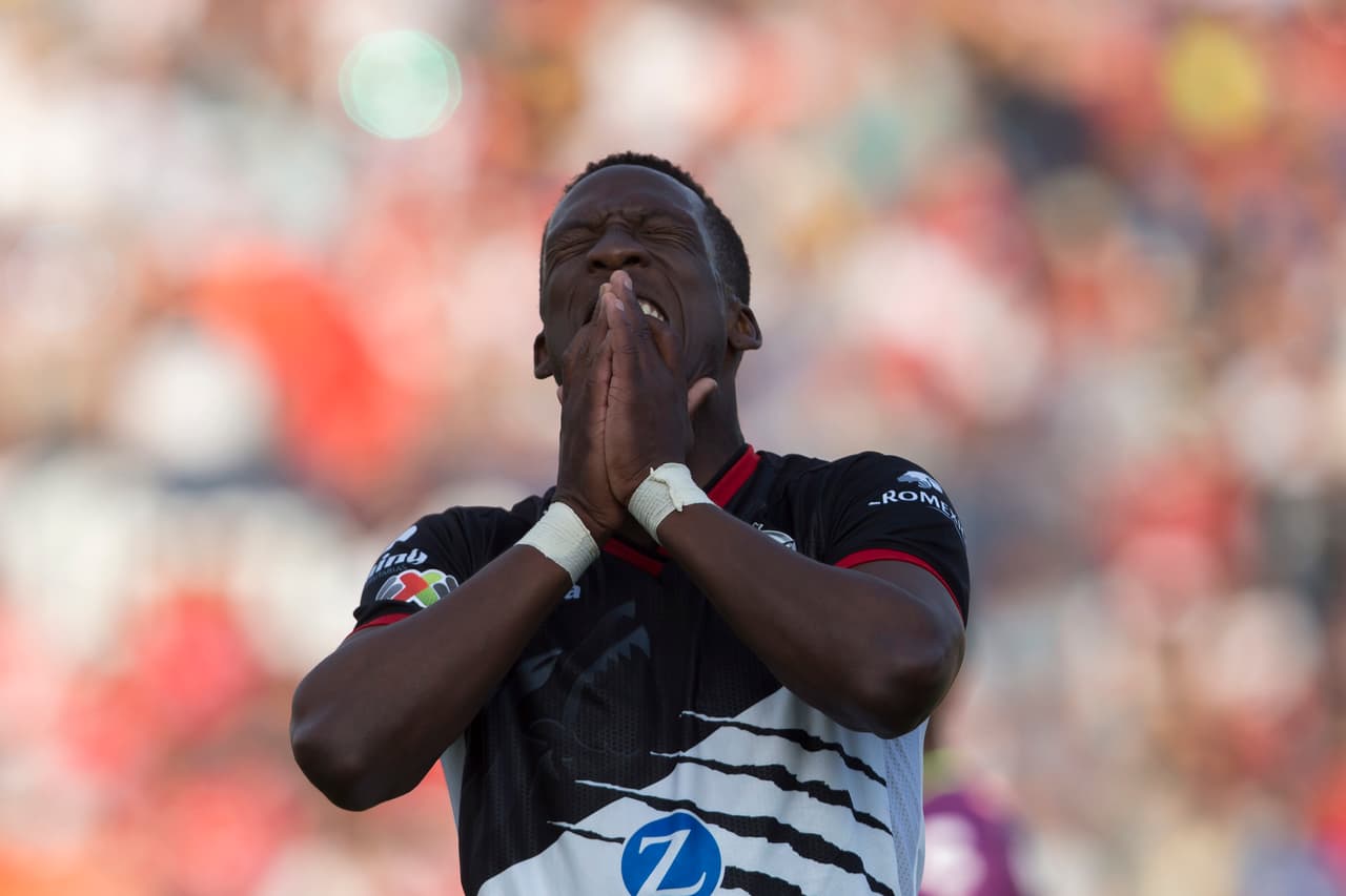 <b>Lobos BUAP - Luis Advíncula </b>(Perú)