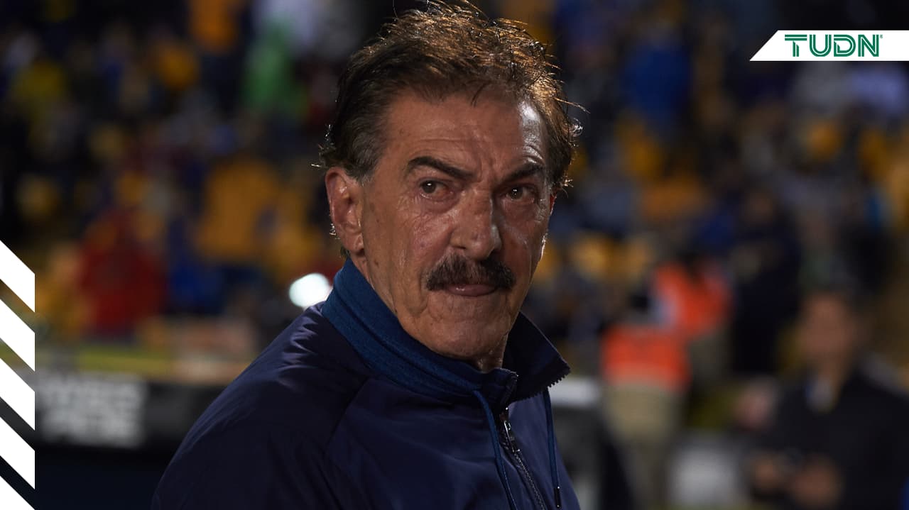 Para La Volpe, “hay canchas que son pesadas para los árbitros”