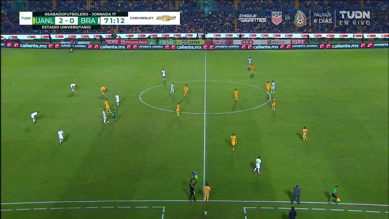 ¡TIRO ATAJADO! disparo por Adrián Mora.