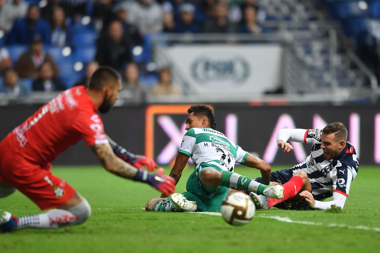 Con goles de Dorlan Pavón (2 y 85), Nicolás Sánchez (8), autogol de Gerardo Arteaga (54) y gol de penal de Vincent Janssen (70), Monterrey golea y pone un pie en las semifinales del Apertura 2019.