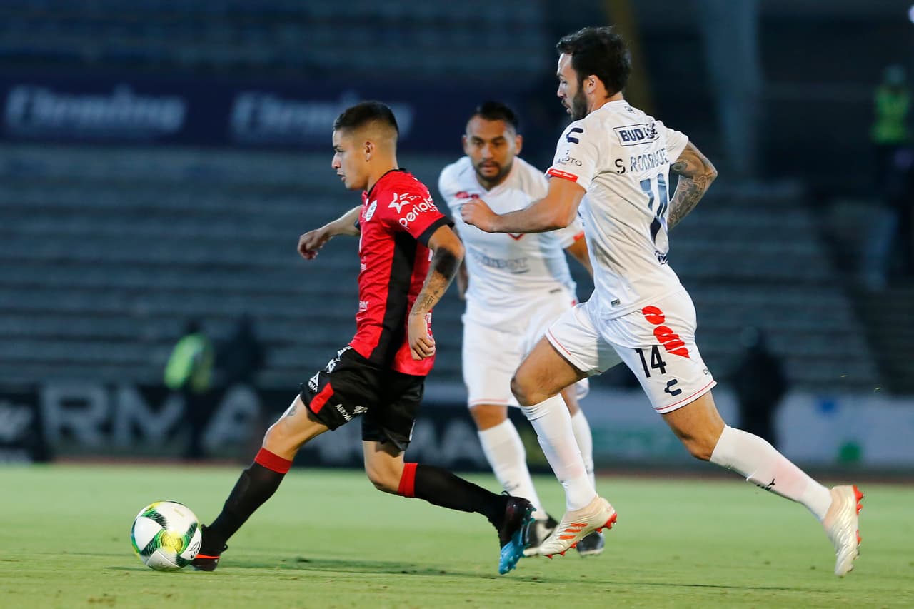 Sin embargo, los Escualos no impidieron que los Lobos fueran el equipo que cerrara mejor el partido tras los primeros 45 minutos del cotejo.