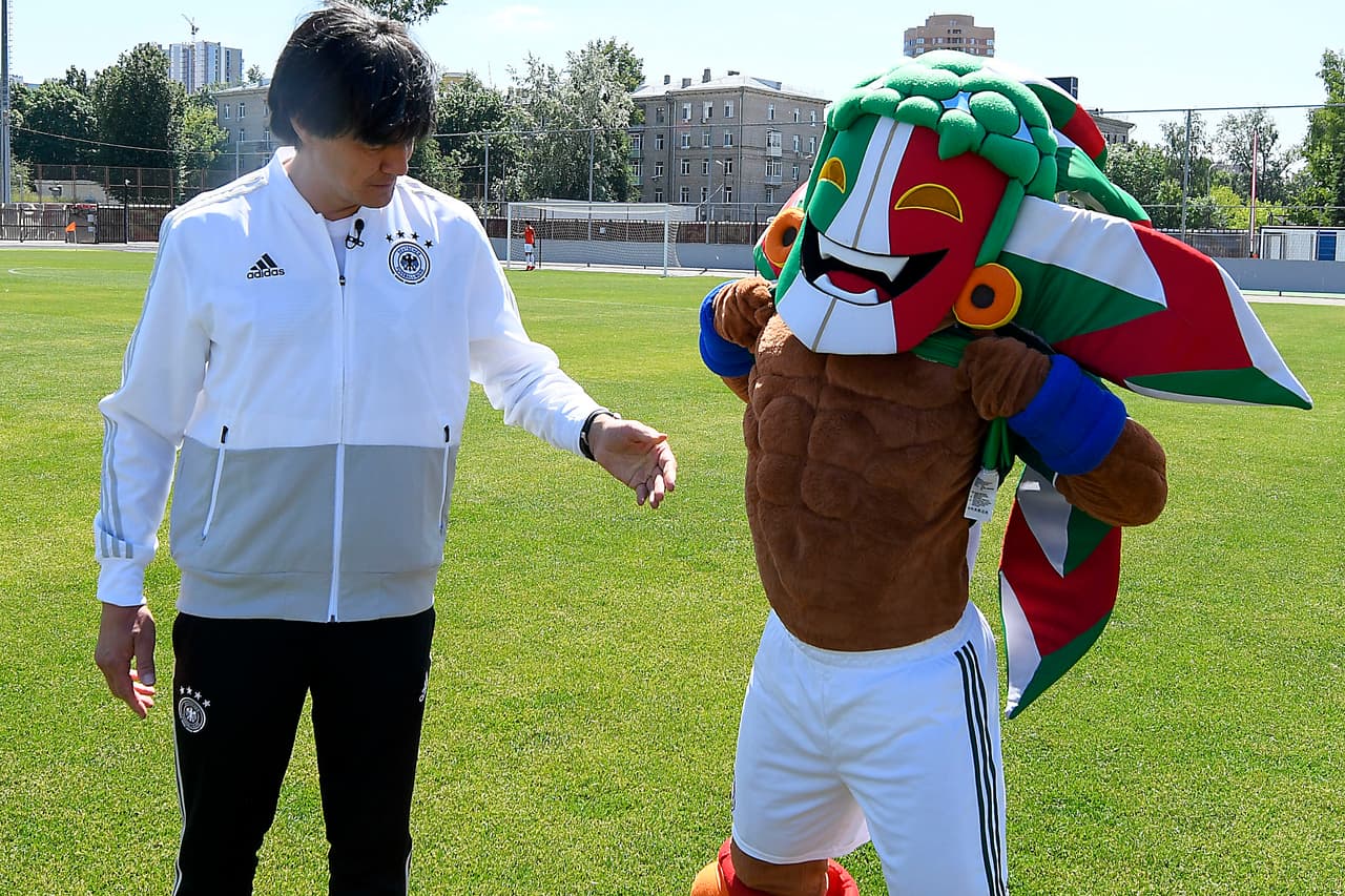 Allí llegaron representantes de ambos seleccionados, aunque no parte de la nómina de los equipos.