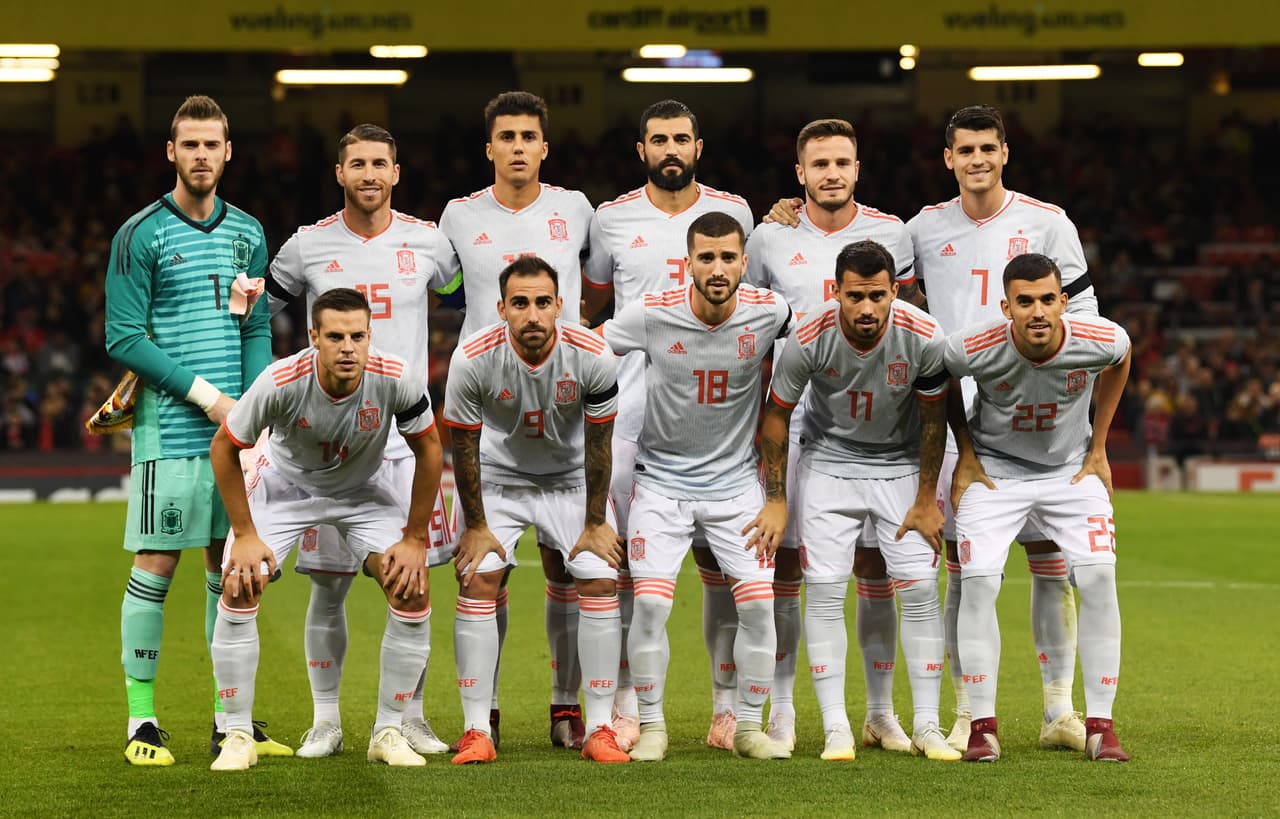 Mientras que Luis Enrique formó con De Gea; Azpilicueta, Ramos, Albiol, Gayá; Saúl, Rodri, Ceballos; Suso, Alcácer y Morata.