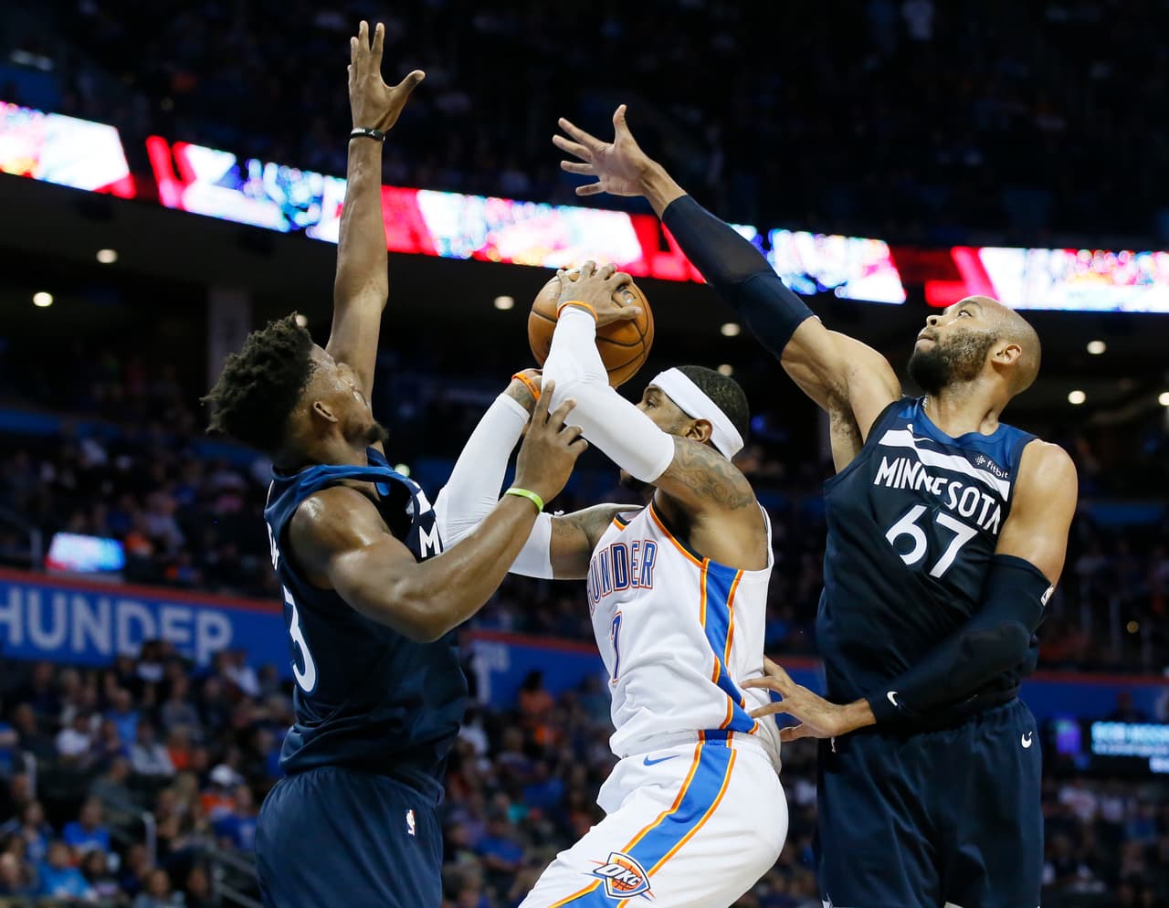 Anthony anotó 23 puntos y Paul George 14 cartones.