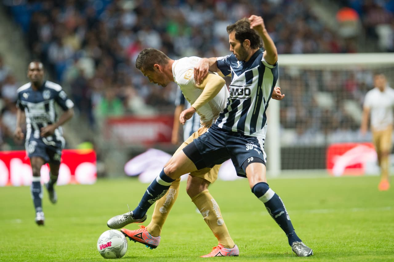 José María Basanta.- El defensor del Monterrey pudo frentar los ataques del Sub Campeón del Apertura 2015, los Pumas, logrando mantener en cero su arco en la victoria que los Rayados lograron de la mano de Antonio Mohamed.