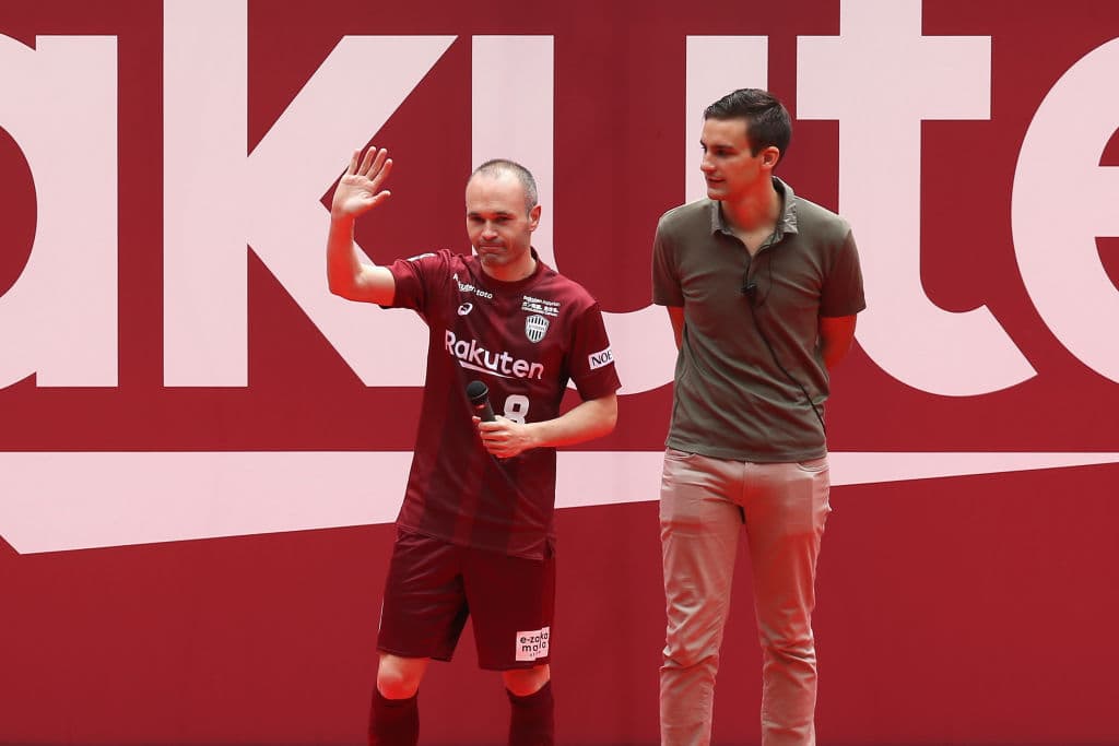 Equipo: Albacete. En 2013 se convirtió en el accionista mayoritario del club que ayudó, de entrada, a evitar un descenso administrativo por deudas de sueldo a
<br>los jugadores.