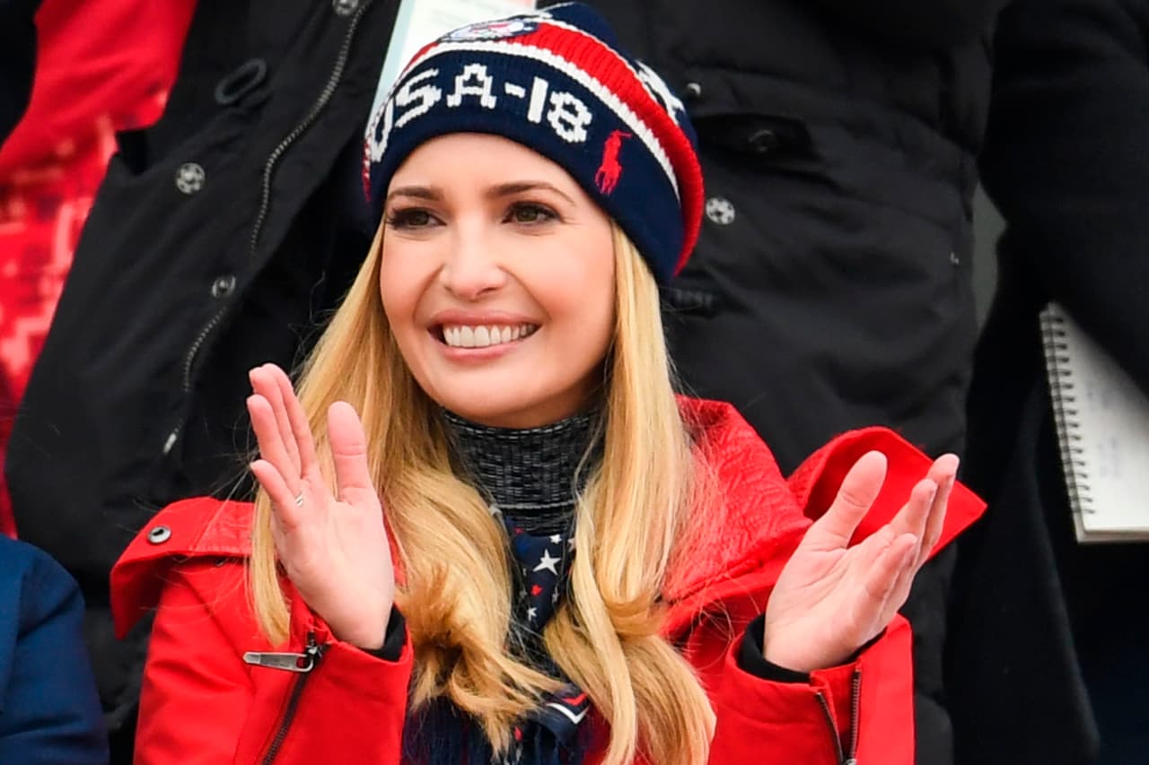 La hermosa Ivanka Trump, hija del presidente de Estados Unidos, Donald Trump, fue centro de atención en Pyeongchang 2018, donde brilló por su belleza y buen ánimo como espectadora y con los atletas.