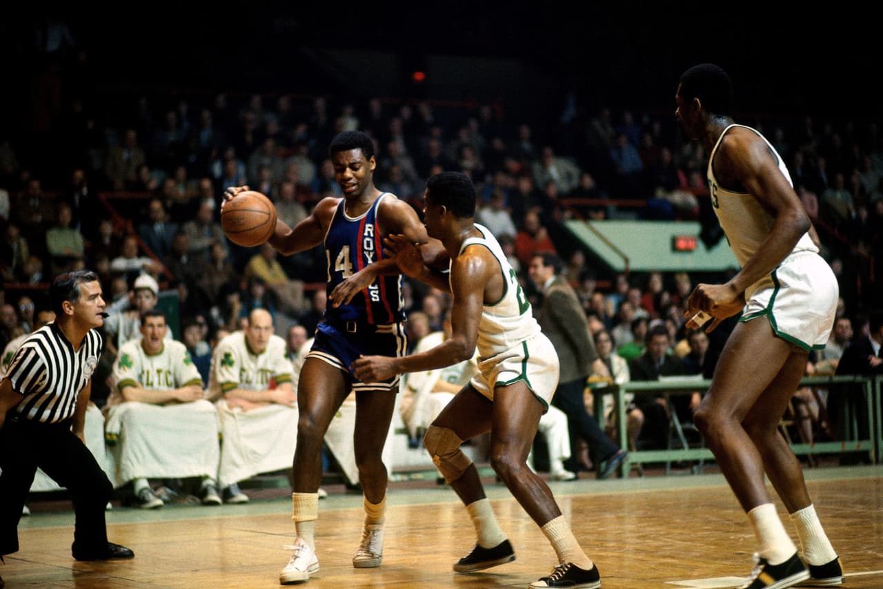 1. Oscar Robertson - Debutó en 1960 con los Cincinnati Royals y fue merecedor del Novato del Año en aquellla temporada por sus excelentes números.