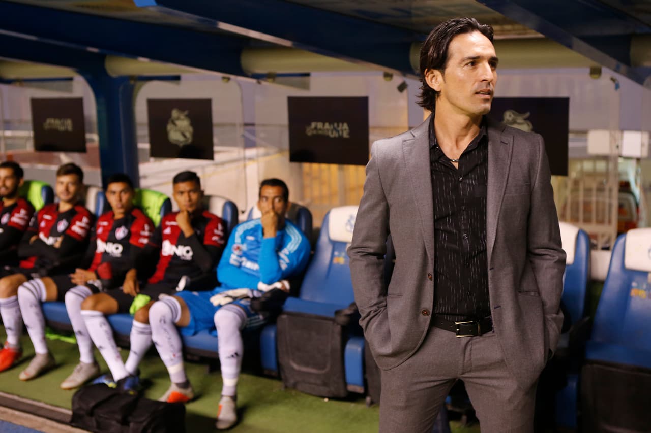 Los Rojinegros albergaban la esperanza de mejorar al visitar a un rival al nivel como el Puebla. Pero los Camoteros hicieron valer la casa y en el Estadio Cuauhtémoc los vencieron 2-0 en la fecha 6.