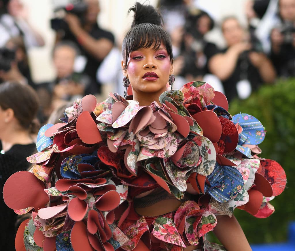 A Rihanna no le importan las críticas y los comentarios, por lo que continúa invirtiendo su dinero para sus beneficios.
<br>