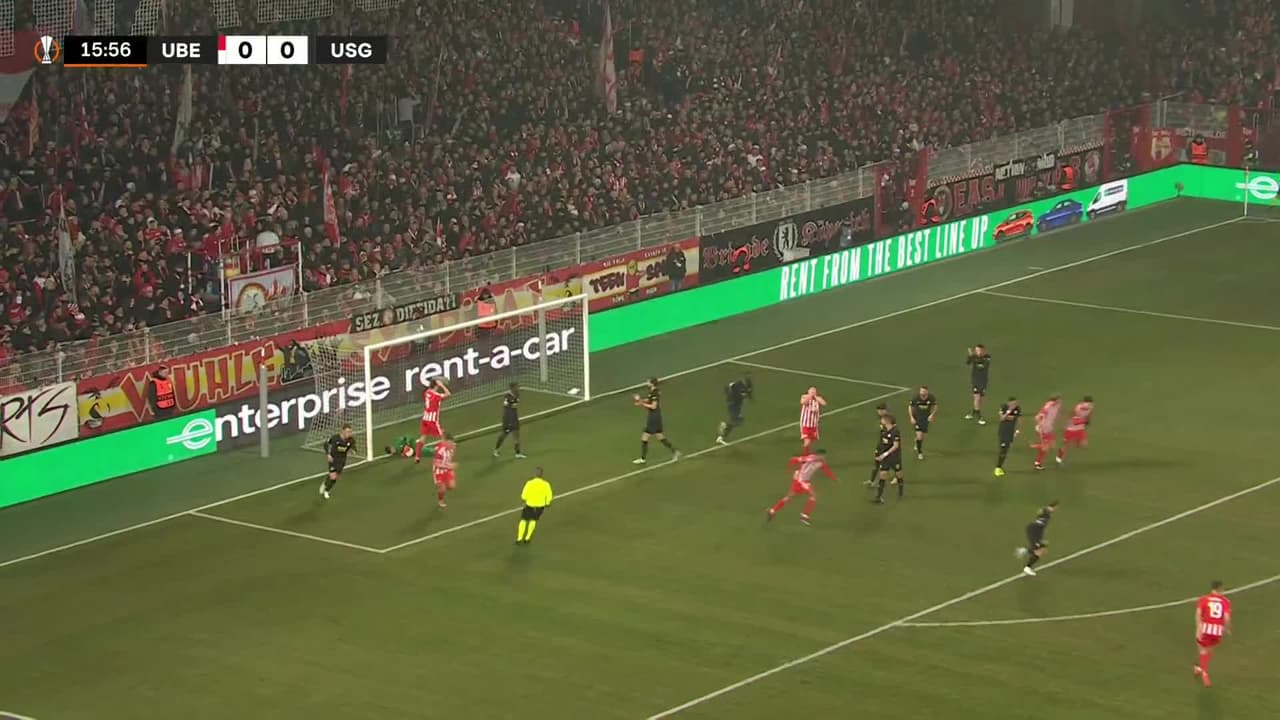 ¡TIRO ATAJADO! disparo por Kevin Behrens.