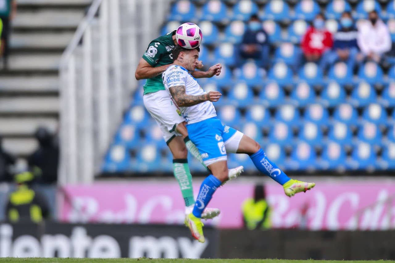 Con un autogol de Juan Pablo Segovia, León vence 0-1 a Puebla en el Estadio Cuauhtemoc.
