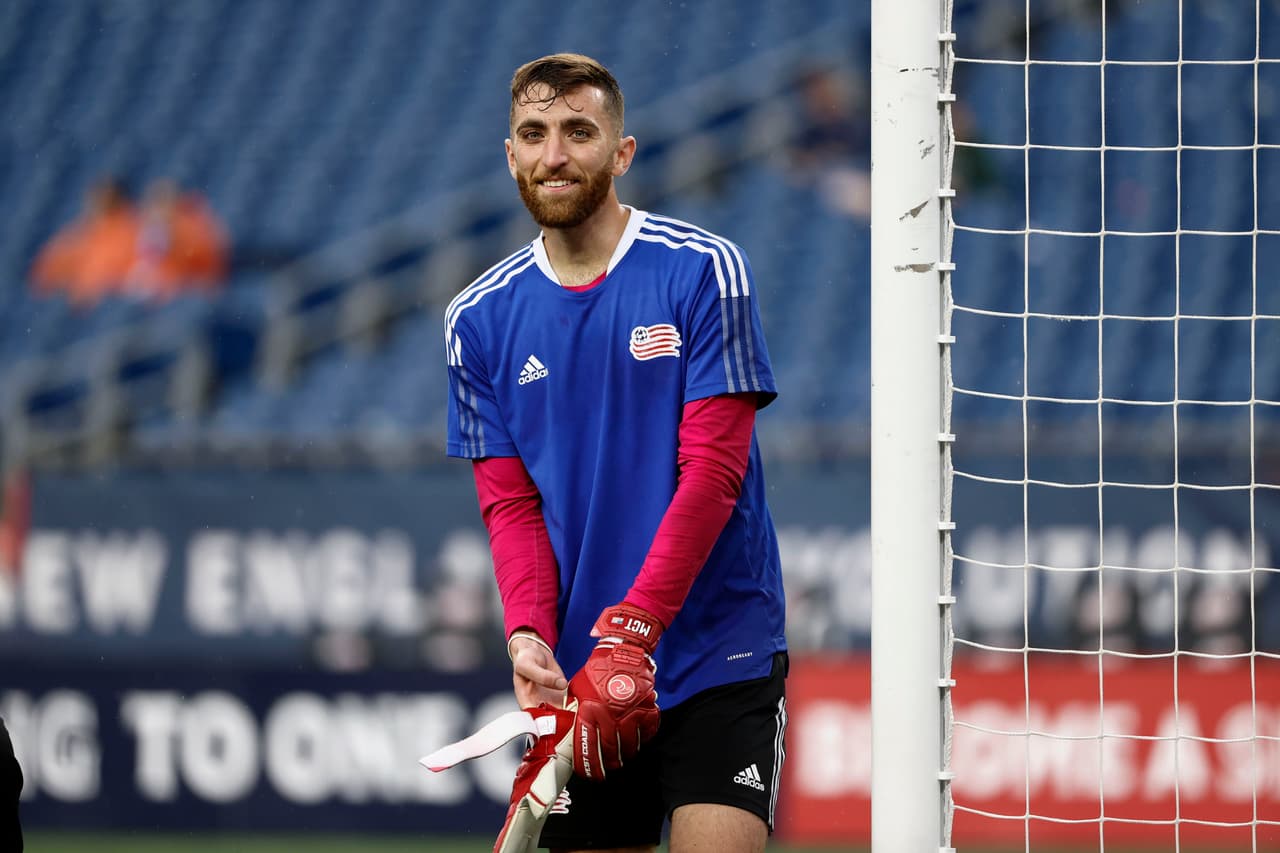 Tras ganar la Copa Oro con Estados Unidos, el arquero Matt Turner se reincorporó a New England.
<br>
