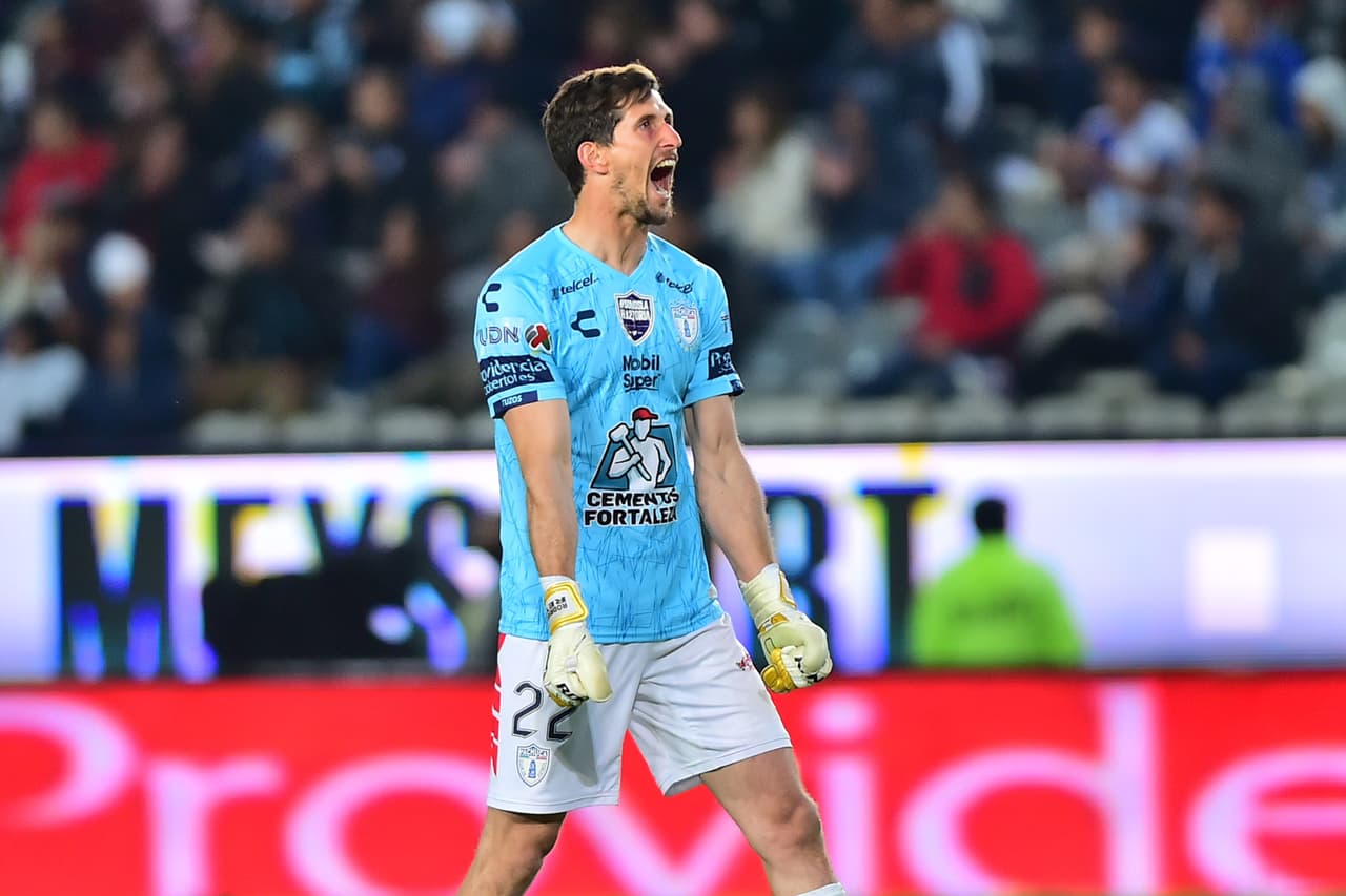 Roberto de la Rosa de 19 años fue el héroe de los hidalguenses con su doblete.