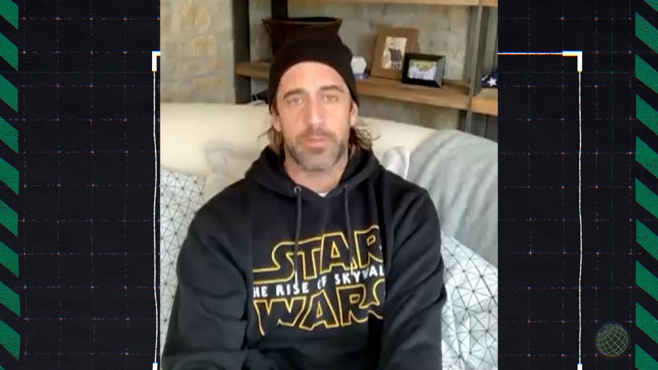 Aaron Rodgers admite haber mentido sobre su estatus de vacunación