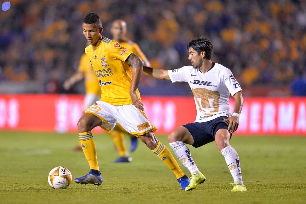 Pero los dirigidos de Ricardo 'Tuca' Ferretti no se conformaron. Mientras los universitarios se echaban para atrás, buscando los espacios largos para contragolpear. Pero lo pagaron caro.