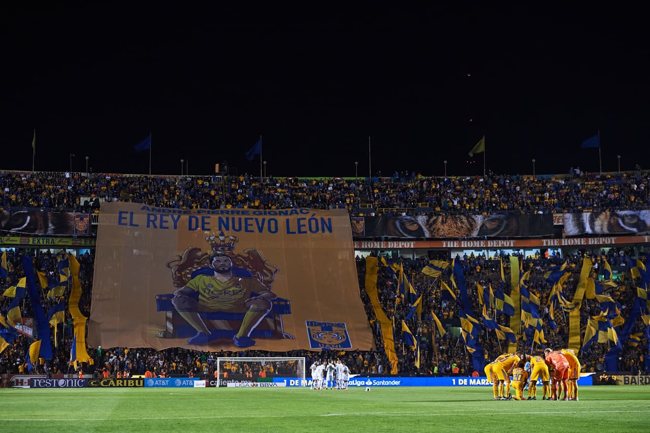 Previo al encuentro presentaron este tifo.