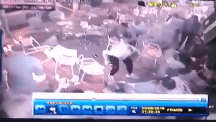 A través de las redes sociales se empezó a viralizar el video de seguridad del centro nocturno de nombre Dial en Santo Dominigo, República Dominicana, en el que se ahllaba David Ortiz en el momento en el que fue baleado. Ya fue declarado estable y fuera de peligro, pero esto fue lo acontecido.