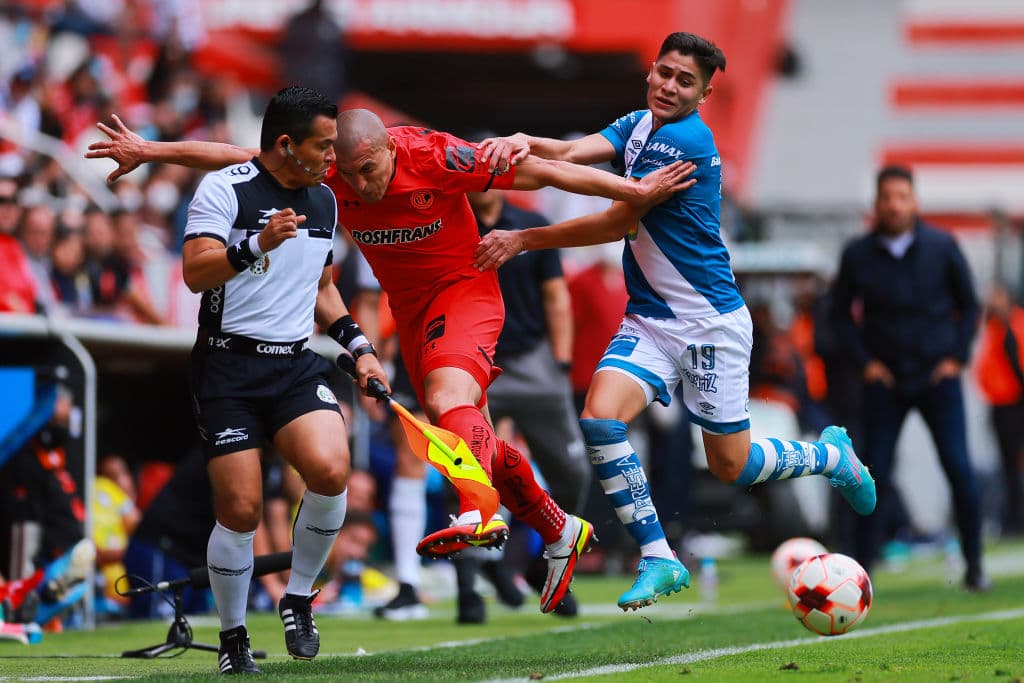 Con goles de Kevin Castañeda y Valber Huerta, el Toluca logró un victoria importante en casa por 2-1 ante el Puebla, que descontó con un gol de Israel Reyes.