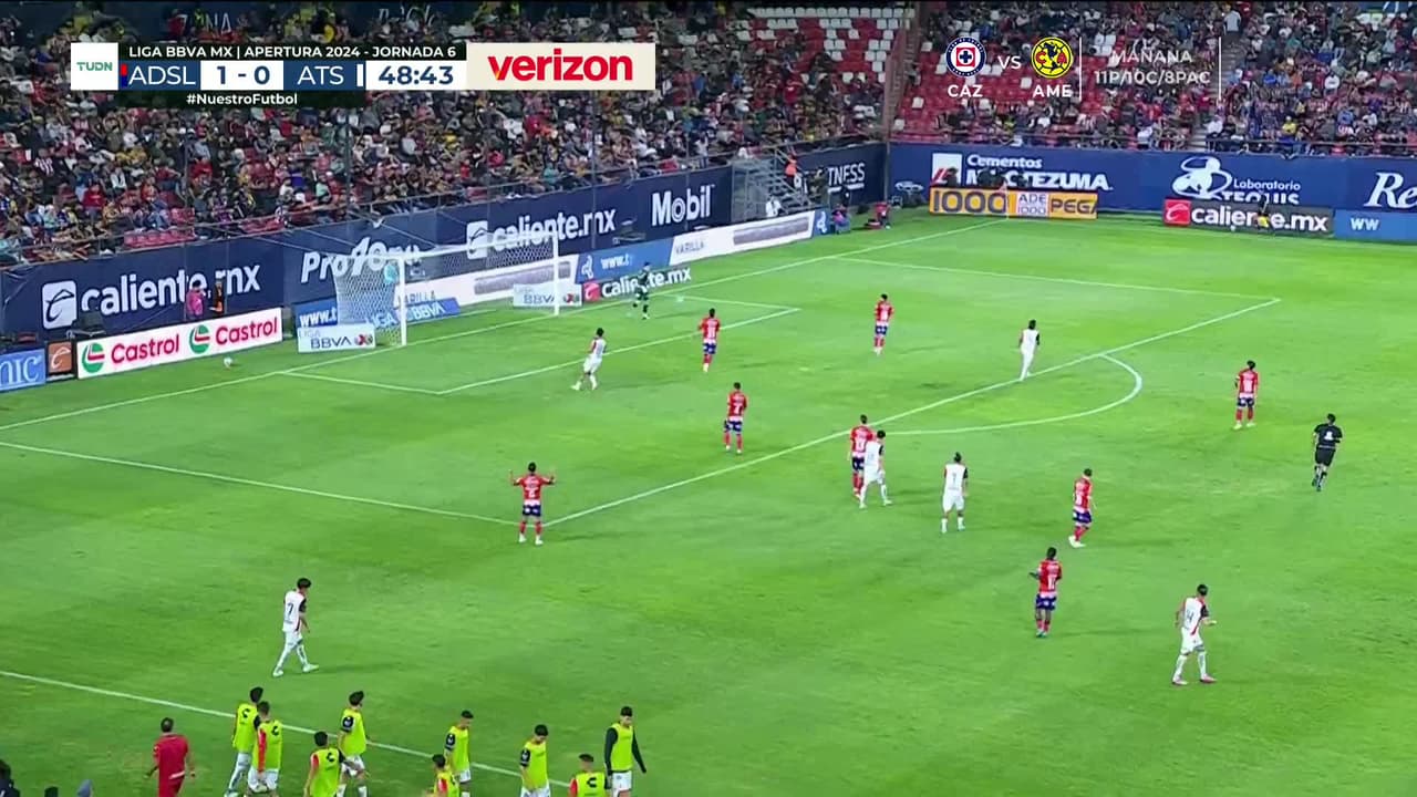 ¡TIRO ATAJADO! disparo por Vitinho.