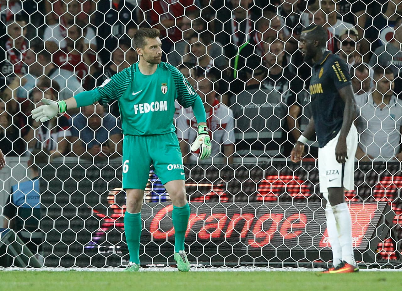 El italiano Morgan De Sanctis llegó a la 'Vecchia Signora' en 1997 y se quedó hasta 1999 tras su debut en Pescara. Desde esta temporada el portero defiende el arco del Mónaco.