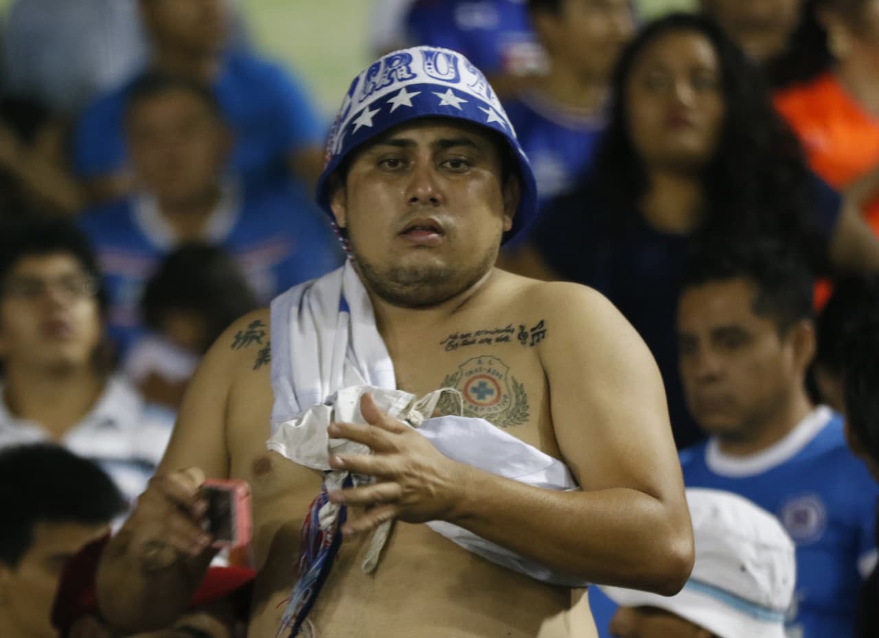 El color de la afición en la Jornada 9