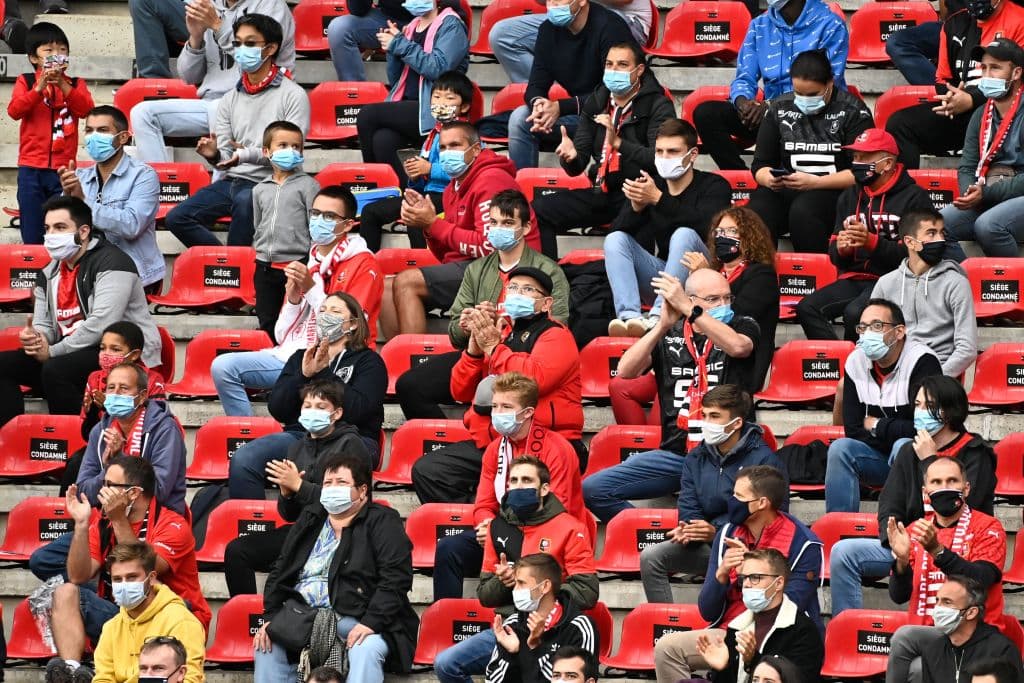 En todo momento, los asistentes deben portar cubrebocas protegiendo nariz y boca, dentro y en las inmediaciones del estadio.