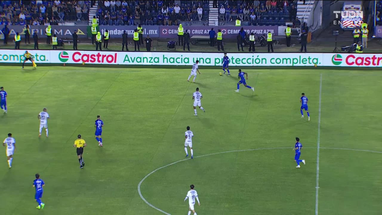 ¡GOOOL! Uriel Antuna anota para Cruz Azul.
