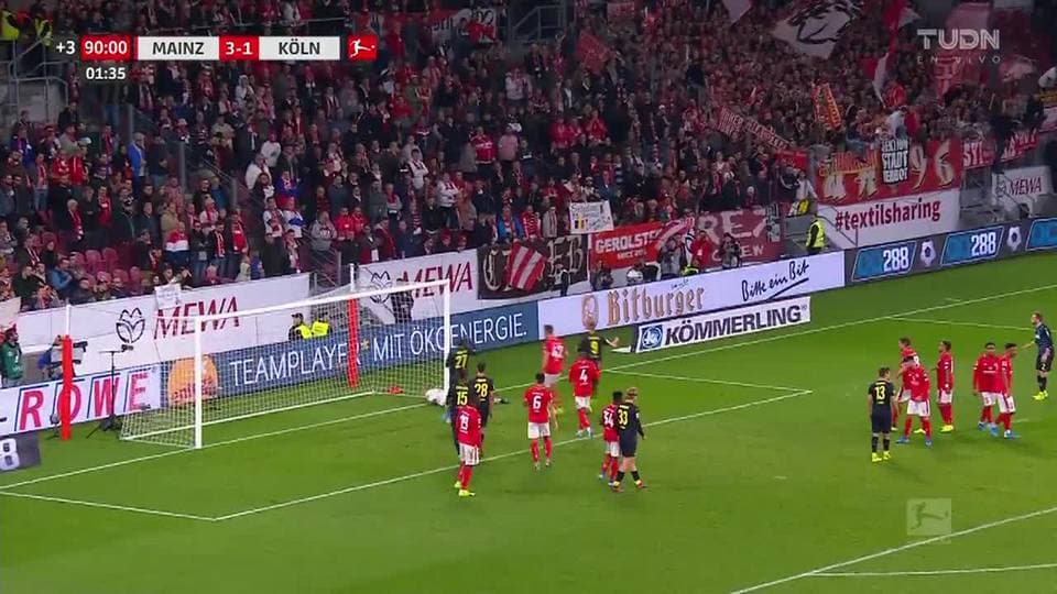 Tiro de esquina para 1. FSV Mainz 05