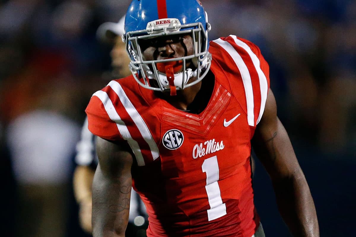 10. OLE MISS ¿Por qué el rango?: La defensiva llevará a los ‘Rebeldes’ en muchos juegos, y es fuerte desde la línea hasta los safeties. Parece que LaQuon Treadwell está bien es su regreso de una horrible lesión que dio por terminada su temporada 2014, una bienvenida a la ofensiva de Ole Miss que romperá en un nuevo QB (Foto: NFL)