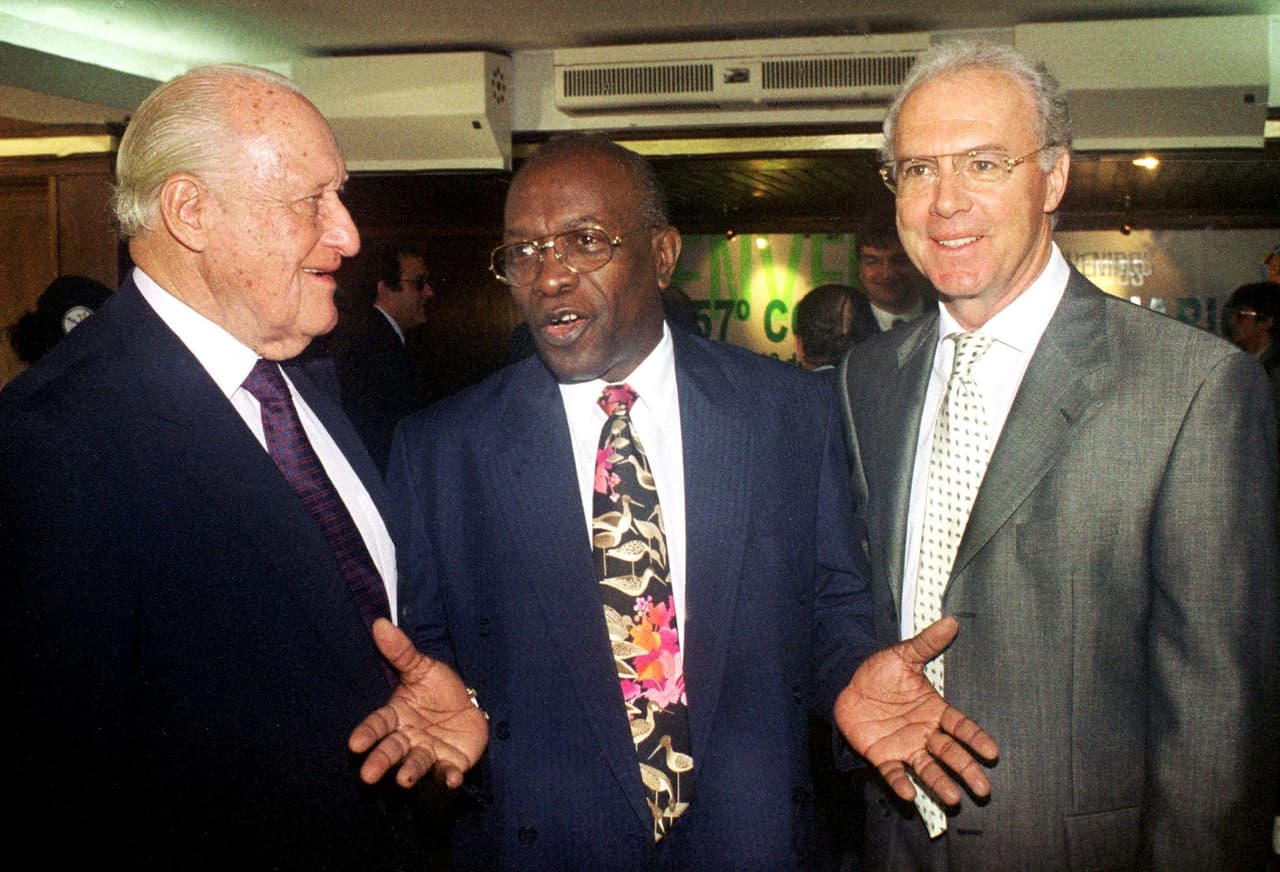 Para 2006, Jack Warner vicepresidente de la FIFA, resultó beneficiado por las ventas de boletos para el Mundial de Alemania y aunque el organismo supuestamente hizo una investigación, no hubo pruebas concluyentes sobre Jack y sólo el hijo mayo de éste recibió castigo.