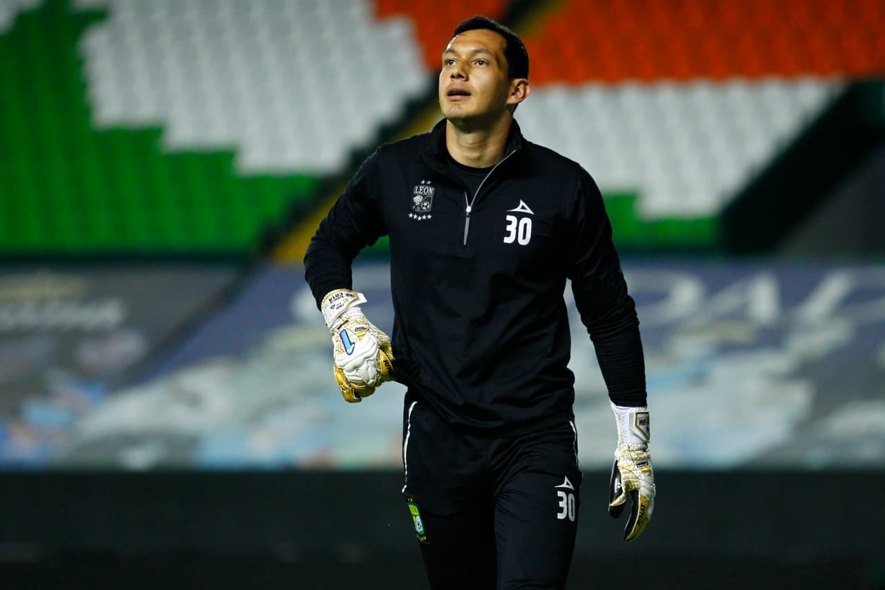 Chivas, la razón de la suplencia de Cota en León