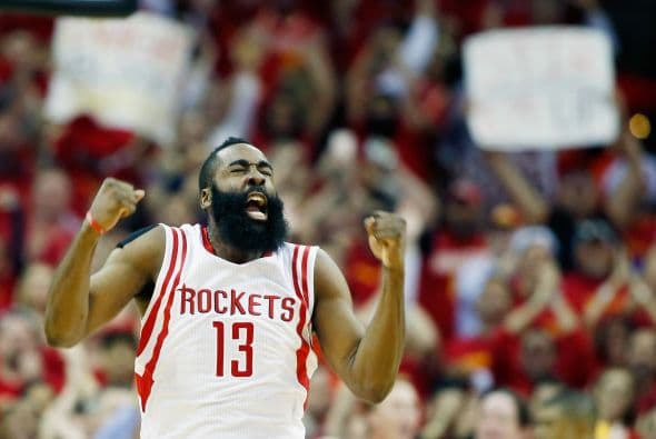 Luego de ganar tres juegos seguidos y perder uno en Dallas, y en medio de controversias por tensiones entre los dos equipos que llegaron hasta Twitter, el equipo de Houston avanza a la siguiente fase de playoffs en la Conferencia del Oeste.