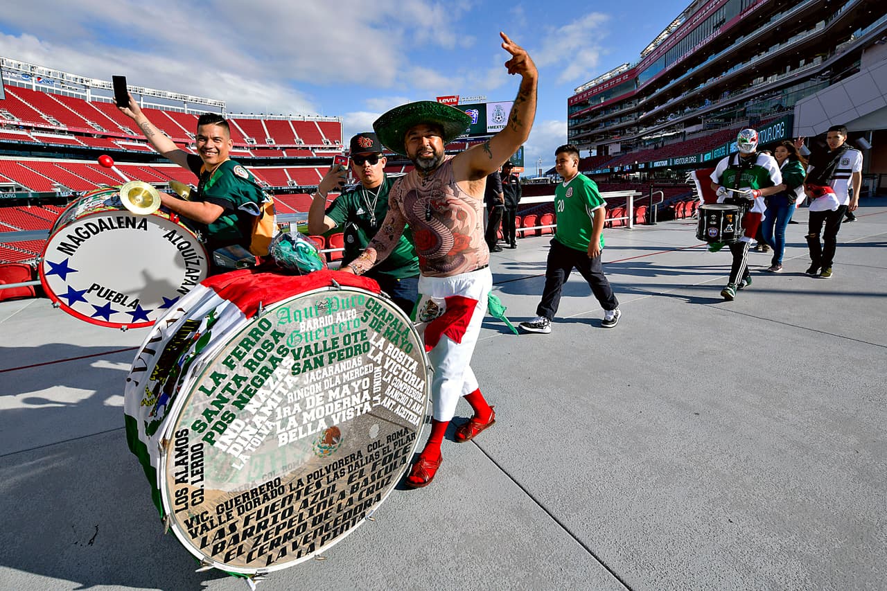 La fiesta y color de los fanáticos mexicanos prendió el ánimo para el partido del 'Tri' en el Levi's Stadium contra Islandia como preparación para el Mundial de Rusia 2018.