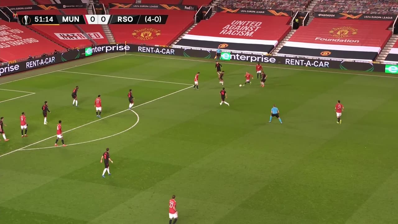 ¡TIRO ATAJADO! disparo por Mason Greenwood.