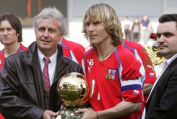 En cuestión de extranjeros los blanquinegros han ganado este trofeo con las grandes temporadas del francés Zinedine Zidane y el checo Pavel Dedved.