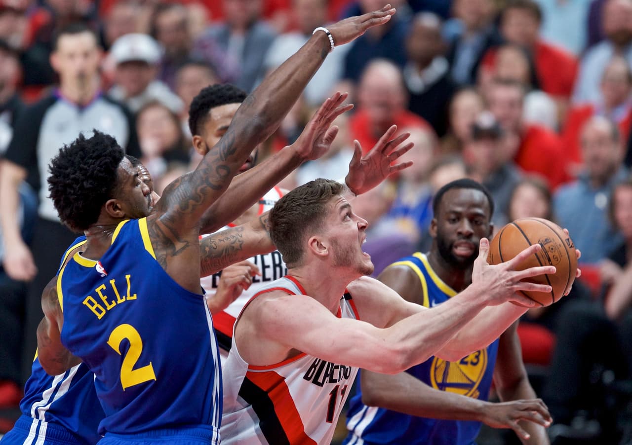 Además de su récord personal de puntos en un partido, Meyers Leonard descolgó 12 rebotes también.