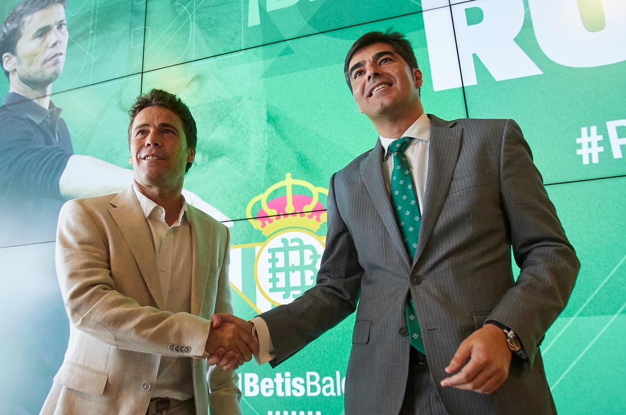 El Real Betis presentó a Rubi como nuevo entrenador hasta el 2022.