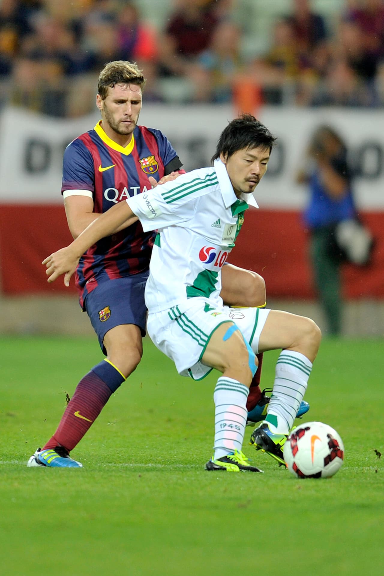 Sergi Gómez es un central que rindió muy bien en el Celta tras salir del Barça. De momento juega en el Sevilla.