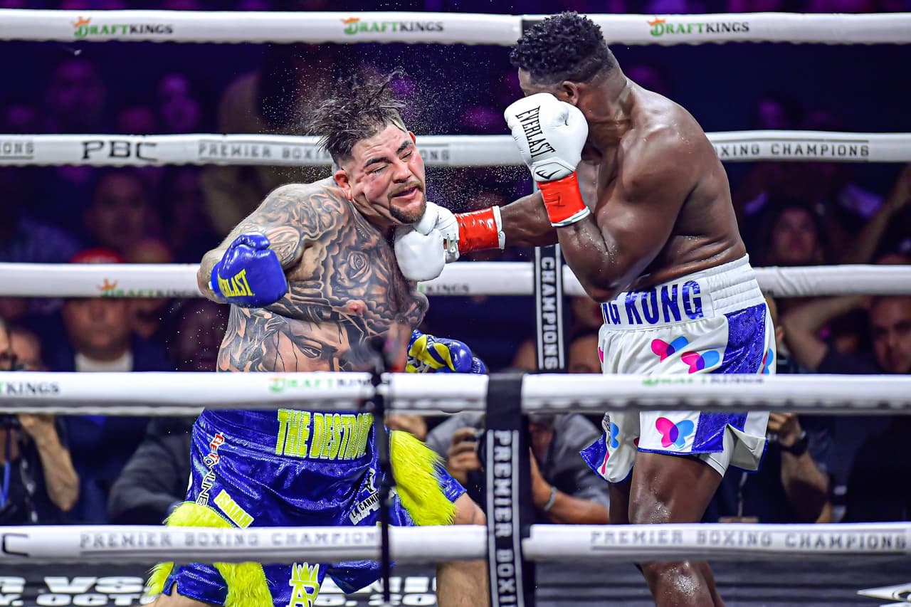 En una pelea llena de emociones Andy Ruíz logró derrotar a Luís Ortíz, quien aguantó pese a caer tres veces a la lona.