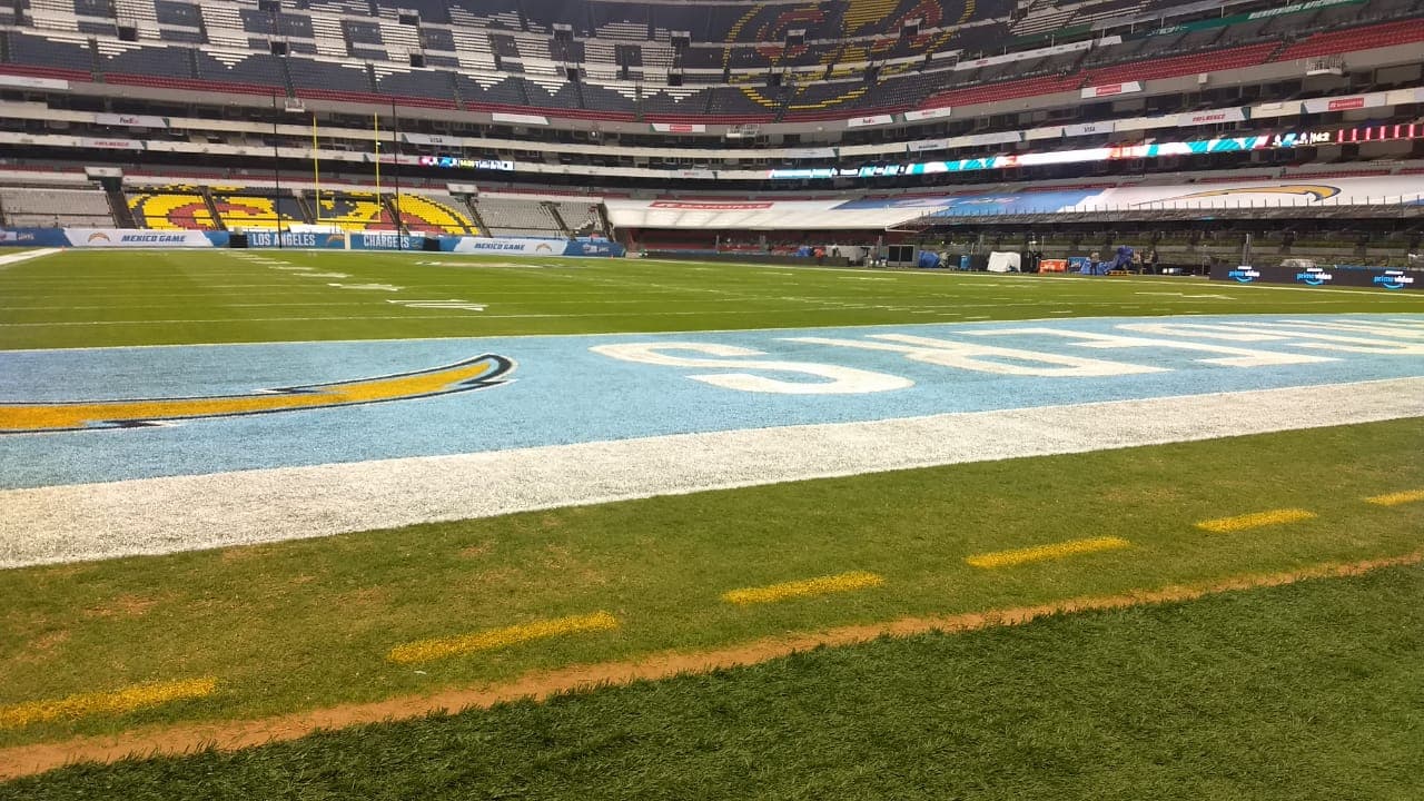 ¡Como si fuera una alfombra! La cancha del Estadio Azteca está en perfectas condiciones para el encuentro de NFL.