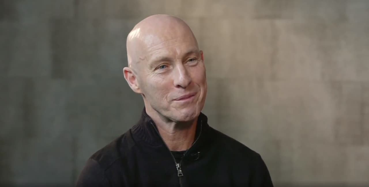 Bob Bradley: "Jamás cambiaría a Vela por 'Chicharito''