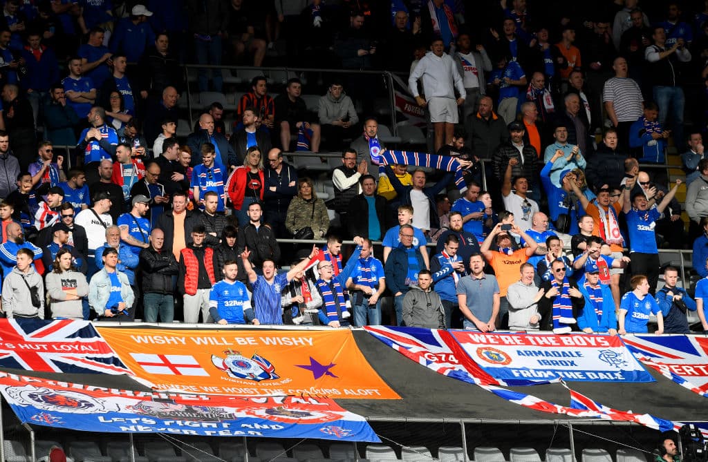 Invasión escocesa en Portugal. Los aficionados del Rangers se dieron cita en la cancha del Braga para apoyar a su equipo en la vuelta de los 16vos de final de la Europa League.