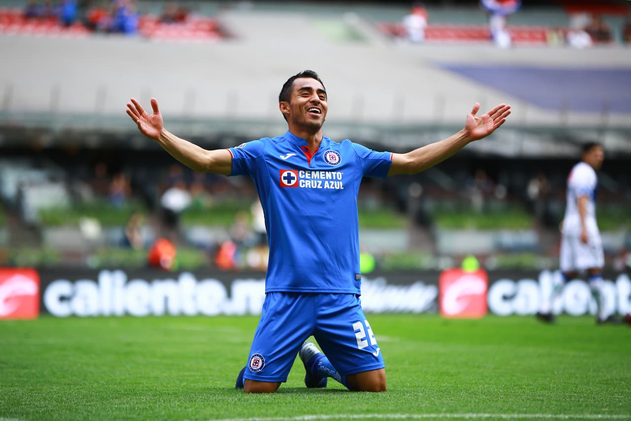 Apenas a los 28 segundos de juego, Rafael Baca abrió el marcador para Cruz Azul.